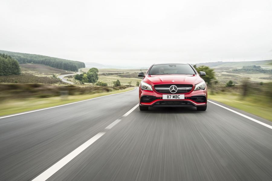  Mercedes-AMG CLA45 4Matic Shooting Brake 2016 года  (UK) (фото 15 из 26)